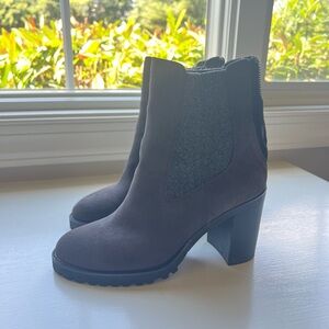 Chinese Laundry heeled Chelsea boots size 8